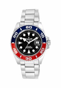 Edelstahlarmbanduhr mit schwarzem Zifferblatt, rotem und blauem Lünette sowie silbernem Armband. Verfügt über weiße Stundenmarkierungen und Datumsanzeige auf 3 Uhr.