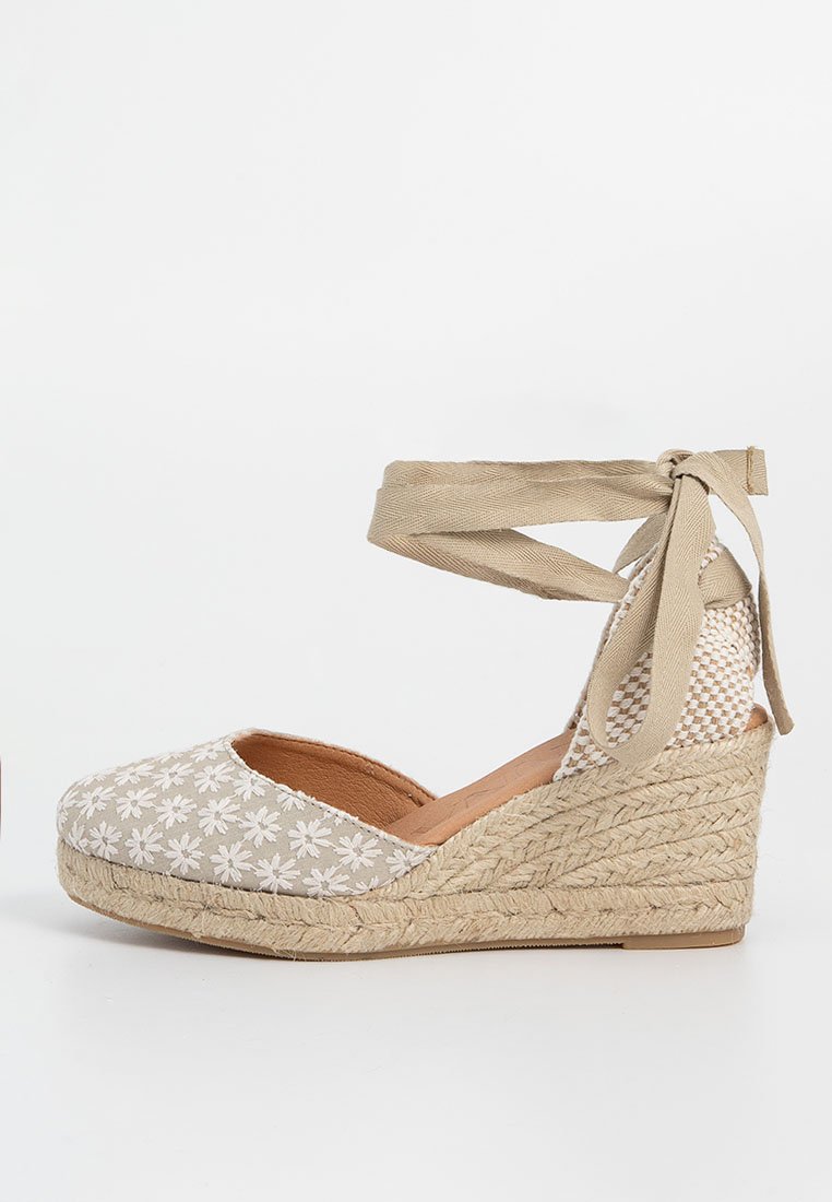 Kanna Sleehakken beige