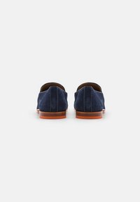 Melvin & Hamilton CLIVE - Pantofi slip-on - navy/rich tan/orange