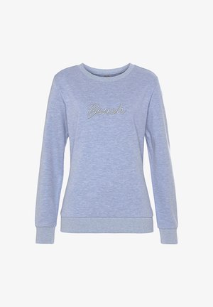Helles blaues Sweatshirt aus weichem Material, mit langen Ärmeln und einem gerippten Rundhalsausschnitt. "Bench" ist in Silber auf der Vorderseite gestickt.