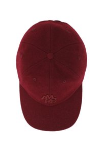 Casquette en laine bourgogne avec un bord courbé, présentant une surface texturée et un logo brodé à l'avant. Conception à six panneaux avec œillets.
