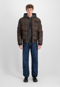 Alpha Industries PUFFER - Bomber dzseki - dark olive camo