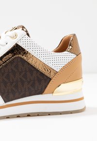 MICHAEL Michael Kors Tenisky - white