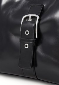 Thumbnail Image 6