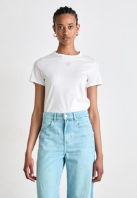 BOSS - ELOGO - Basic T-shirt - white Thumbnail Image 1