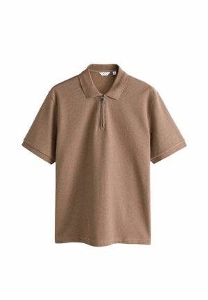 Braun Polo-Shirt mit kurzen Ärmeln aus strukturiertem Stoff, ausgestattet mit einem Reißverschlusskragen und einem klassischen Kragen. Einfaches Design ohne sichtbare Muster.
