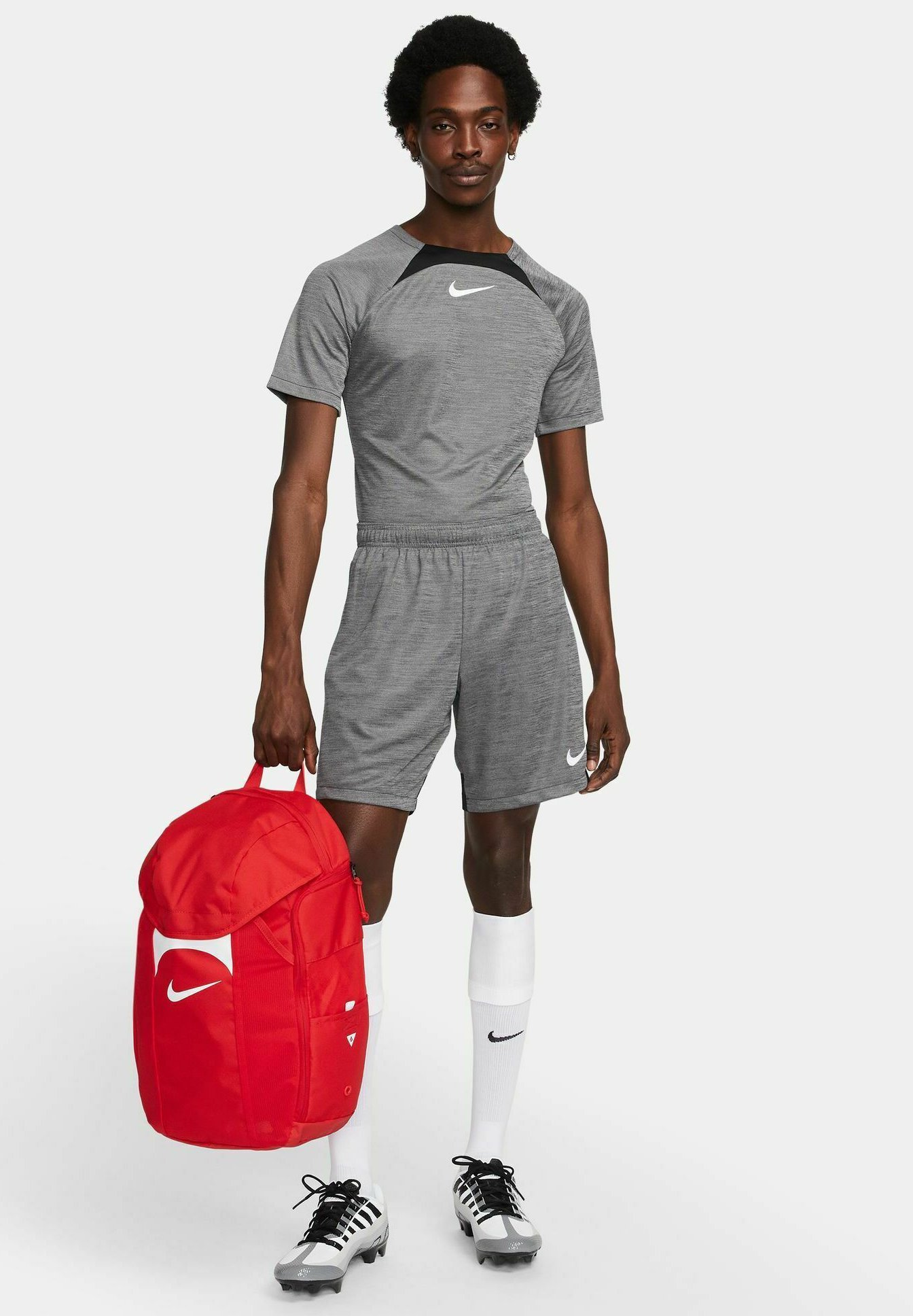 Nike Performance IL MALTEMPO NON TI IMPEDISCE DI ALLENARTI E NON