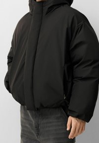 Bershka Zimní bunda - black