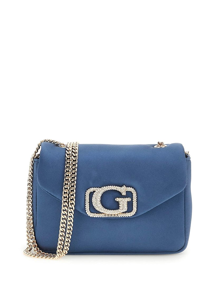 Borsa sintetica blu con design trapuntato, tracolla in catena dorata e una placca logo decorata con strass scintillanti.