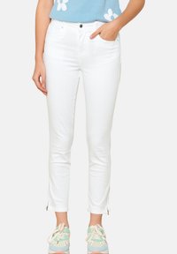 LolaLiza Kavbojke slim fit - white