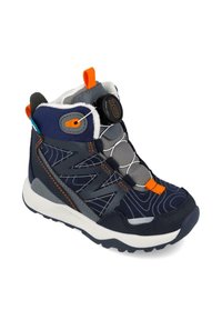 Botas de senderismo azul marino con detalles en gris, que cuentan con un upper texturizado, detalles en naranja y un sistema de cordones rápido. La suela es blanca y resistente.