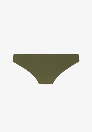 Slip bikini verde oliva con design senza cuciture, vita bassa e fascia dritta su sfondo bianco.