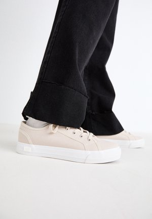 AVA WOMEN LOW - Tenisky - moonbeam