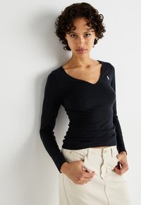Abercrombie & Fitch CLOUD ICON VNECK - Topper langermet - black beauty