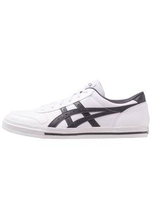 Matalavartiset tennarit - white
