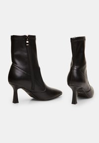 Bata Botine clasice - schwarz