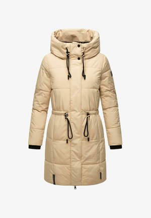 Beżowy pikowany płaszcz z wysokim kołnierzem, regulowanymi sznurkami, czarnymi akcentami i długimi rękawami. Posiada zapinanie na zamek z przodu oraz boczne kieszenie.