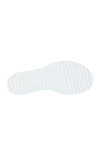 Suela de zapato de goma blanca con una superficie suave y una textura ribeteada horizontal distintiva. Forma contorneada con áreas de punta y talón redondeadas.