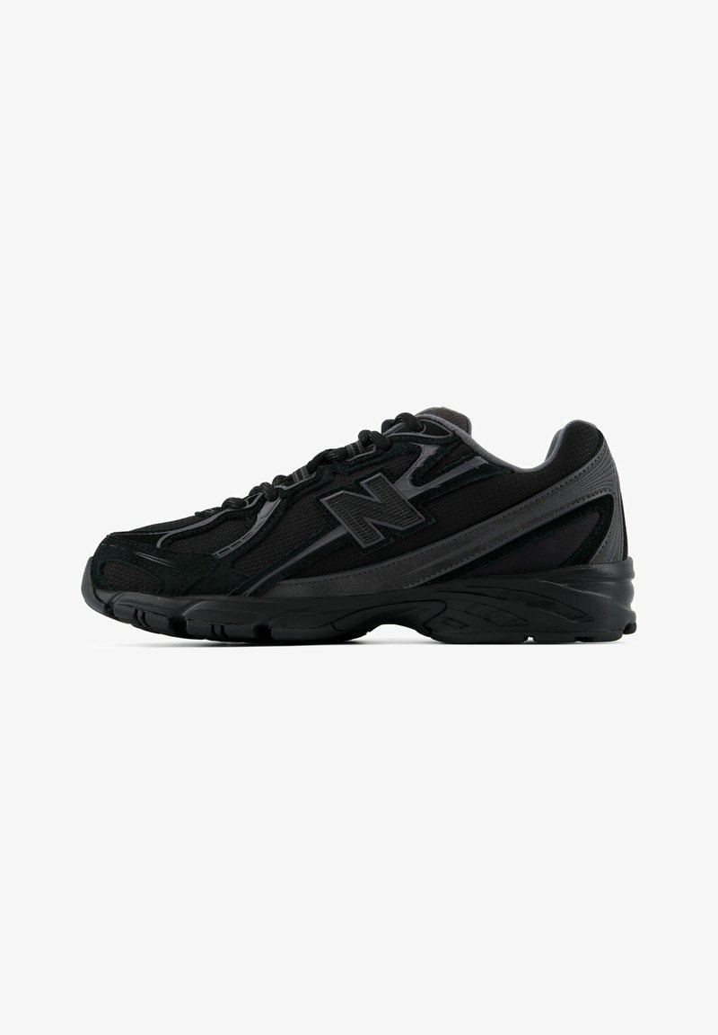 New Balance U740 black
