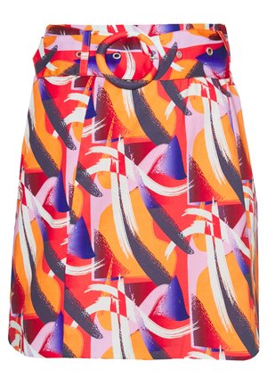 Farverigt nederdel med et abstrakt mønster i røde, orange og lilla nuancer, med en bred taljebånd og en rund spænde detalje.