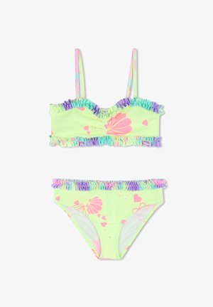 Ensemble bikini deux pièces en tissu vert néon avec des accents à volants. Présente une frange festonnée et un motif papillon et cœur aux couleurs pastel.