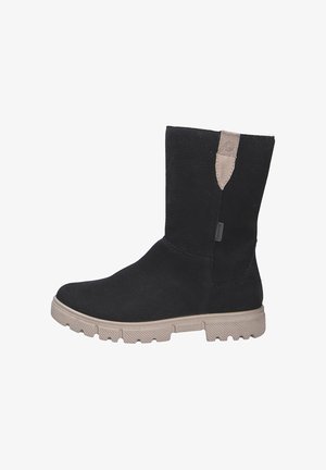Schwarze ankle boots aus strukturiertem Material mit runder Schuhspitze und beiger Gummisohle. Mit einem braunen Akzent an der Rückseite.