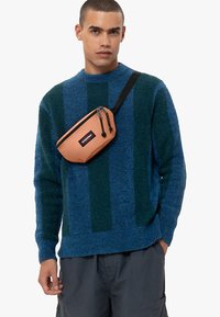 Eastpak SPRINGER - Ledvinka - silk peach