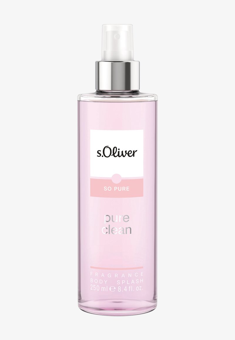 Transparante roze sprayfles met het label "s.Oliver So Pure pure clean" lichaamsmist, 250 ml, met zilverkleurige spraymond en doorzichtige dop.