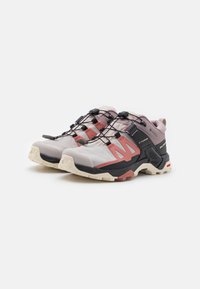 Salomon X ULTRA 4 GORE TEX W - Pārgājienu apavi - ashes of roses/light mahogany/almond milk