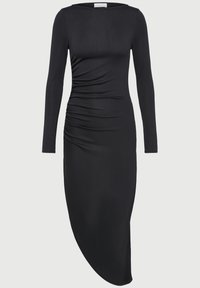 Μαύρο φόρεμα με μακριά μανίκια και εφαρμοστή γραμμή, διαθέτει πλαινές ρυτίδες και ασύμμετρο στρίφωμα. Φτιαγμένο από ελαστικό ριμπ ύφασμα.