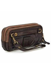 Portafoglio in pelle marrone con accenti dorati, chiusure a zip doppie e una tracolla staccabile. Presenta un'etichetta e una finitura texturizzata. Forma rettangolare.