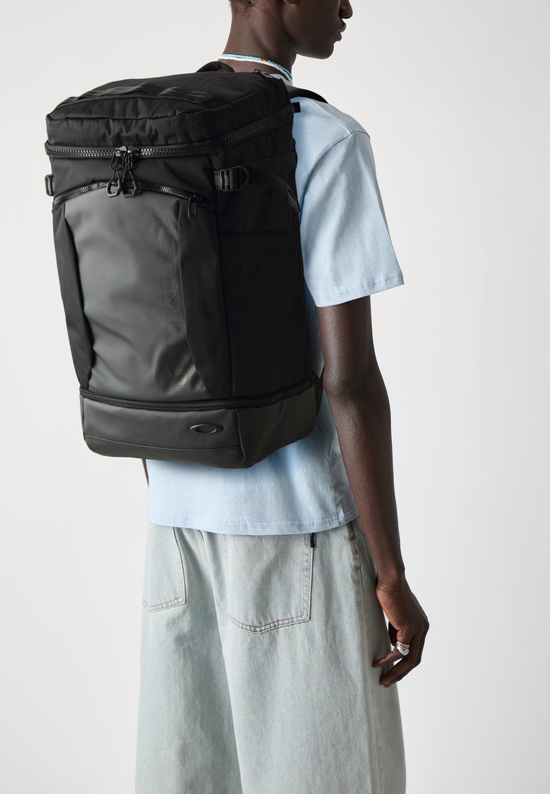 Oakley ENHANCE HYBRID BACKPACK L UNISEX - Rugzak - black