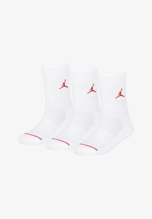 Tri par bijelih crew čarapa od mješavine pamuka, s crvenim akcentima, rebrastom teksturom i crvenim izvezenim Jumpman logom.