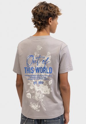 Redefined Rebel, TEJONAS TEE REGULAR FIT - T-shirt imprimé - grey flannel