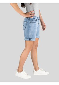 Mustang BERMUDA - Jeansshort - medium middle