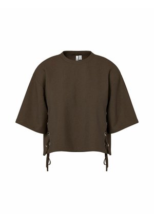 Hnedý krátky top s krátkym rukávom, so širokými rukávmi a šnurovacím detailom na oboch stranách.