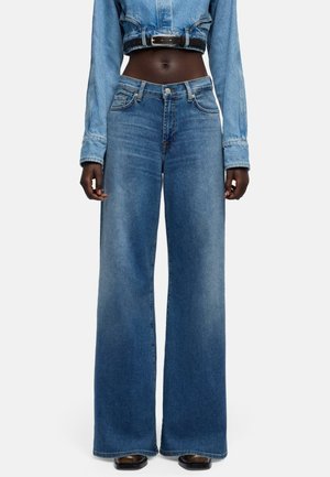 Jean flare - mid blue