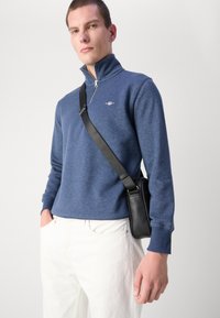 GANT REG SHIELD HALF ZIP  - Mikina - dark jeansblue melange