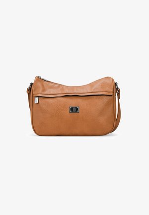 Bolso de hombro de cuero marrón claro con textura suave, correa ajustable única, bolsillo con cremallera en la parte frontal y detalle de logo en relieve en la parte delantera.