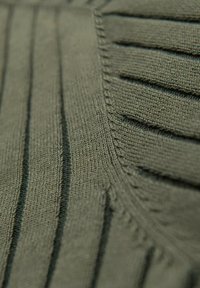 Thumbnail Image 9