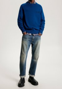 Tommy Hilfiger Stickad tröja - blue