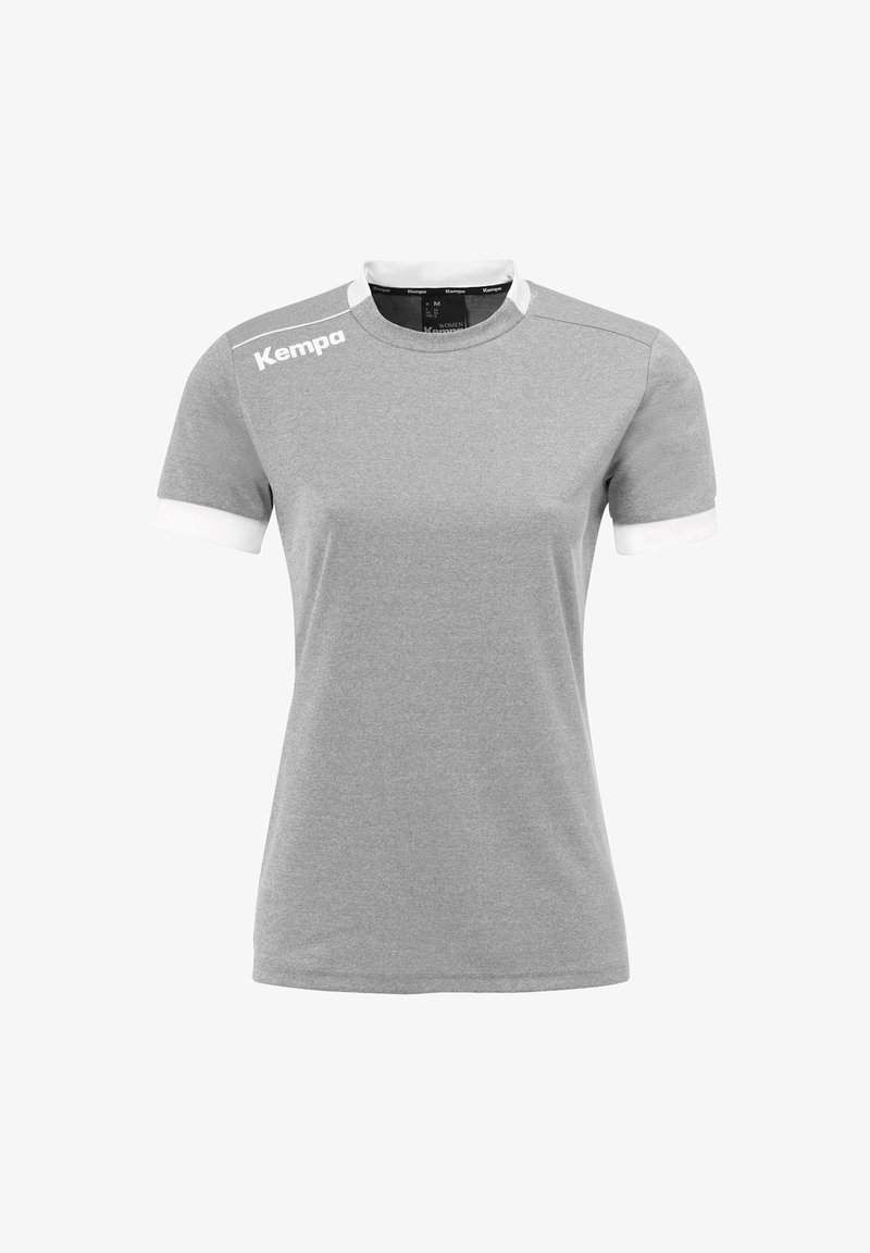 T-shirt grigio a maniche corte con colletto e dettagli delle maniche bianchi. Presenta il logo "Kempa" sulla spalla sinistra. Realizzato in tessuto morbido e traspirante.