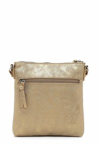 Borsa a tracolla metallica oro con una superficie liscia, dotata di una tasca frontale con zip e una tracolla regolabile. Design rettangolare semplice.