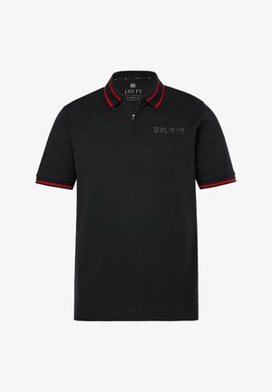 Czarna koszulka polo z krótkim rękawem, z czerwonymi paskami na kołnierzu i krawędziach rękawów, z zamkiem błyskawicznym z przodu oraz logo "UNLMTD" na piersi.