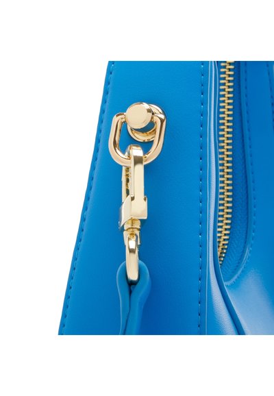 Heldere blauwe leren handtas met een gouden ritstrekker en metalen beslag, met een gestructureerd oppervlak en een strak ontwerp.