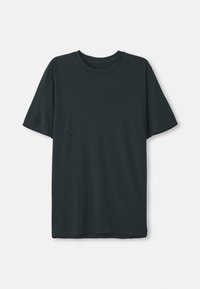 T-shirt gris foncé à manches courtes en tissu doux avec un col rond, présentant des découpes horizontales subtiles près des côtés.