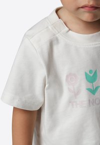 The North Face SUMMER SET - Shorts - white dune pink moss
