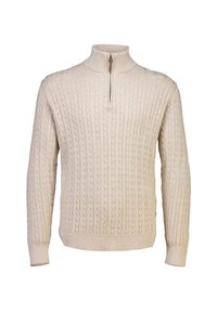 Maglione color crema a maglia con collo alto e zip a un quarto, caratterizzato da polsini e orlo a coste per aggiungere texture.