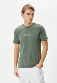 Koton - SLOGAN CREW NECK - Camiseta estampada - khaki Imagen en miniatura 1