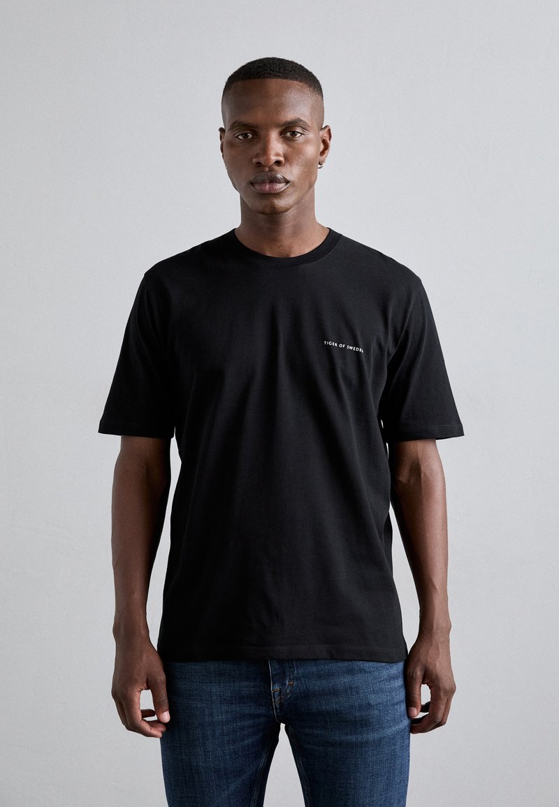 Tiger of Sweden PRO - Pamata T-krekls - black